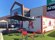 Auchan uruchamia pierwszy mobilny sklep nowego konceptu Auchan Summer
