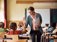 Rekrutacje w edukacji nie zwalniają tempa – 5,7 tys. ofert w dwa tygodnie, a nauczyciele odchodzą do innych branż