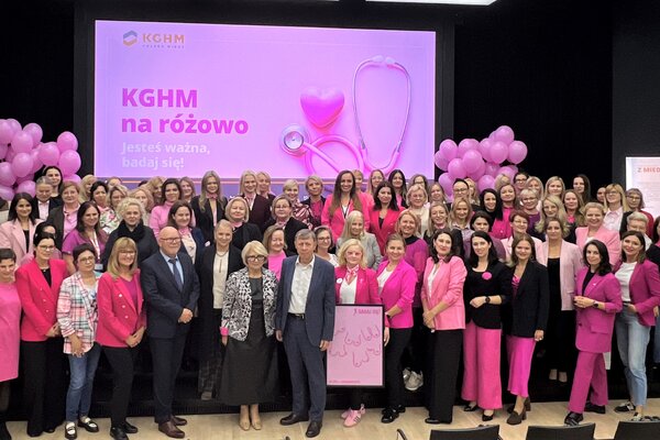 Różowy październik w KGHM z hasłem „Jesteś ważna, badaj się!” (10)