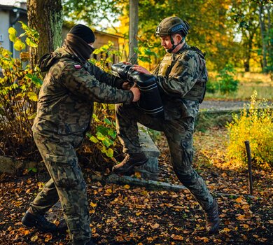 Walka wręcz, tory przeszkód – szkolenie specjalistyczne w CSWOT