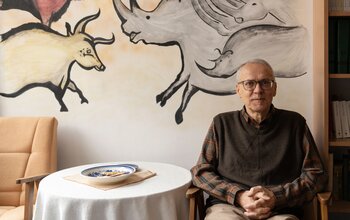 O postrzeganiu śmierci i obcowaniu ze zmarłymi na przestrzeni dziejów - rozmowa z antropologiem prof. Andrzejem Piotrem Kowalskim