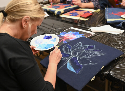 Moda na sztukę, warsztaty z przerabiania ubrań, fot. A Grabowska