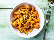 Jesienny manifest kolorów i smaków: inspiracje na dania na słotne dni