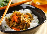 Sosy pieczeniowe – jak zrobić idealny dodatek do jesiennych dań?