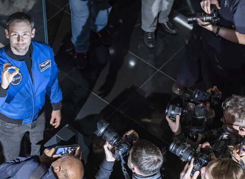 Bursztyn wrócil z kosmosu, fot  Piotr Wittman, mat  gdansk pl (3)