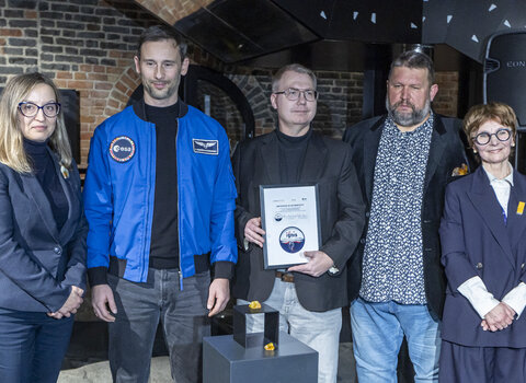 Bursztyn wrócil z kosmosu, fot  Piotr Wittman, mat  gdansk pl (4)