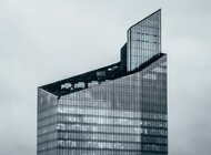 Strategy przedłuża umowę najmu w Skylinerze -  pierwszy najemca biurowca zostaje na dłużej