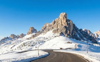 Kierunek Mediolan i Cortina? 6 ciekawych przystanków na trasie oraz jak uniknąć pułapek w 2026 roku