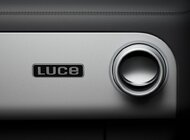 Ferrari Luce: prezentacja wnętrza i interfejsu – oraz nazwy, która otwiera nowy segment dla Ferrari