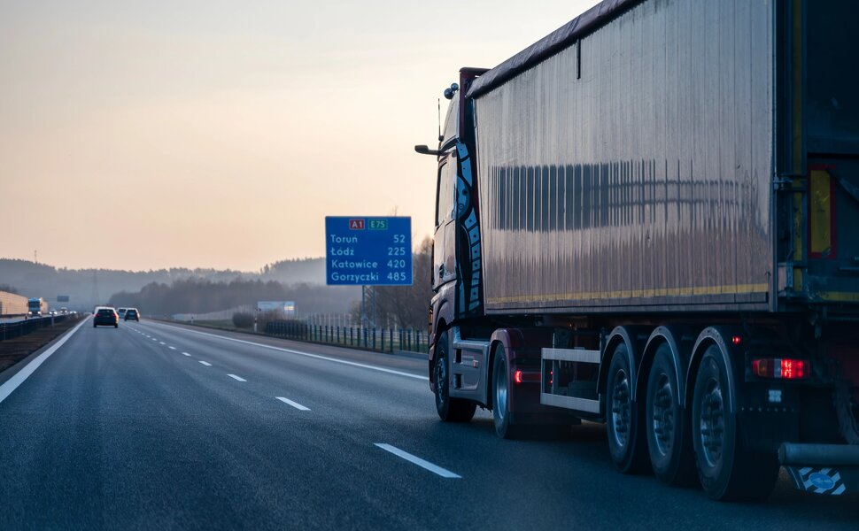 Rynek pojazdów ciężarowych i transportu w 2026 roku – dane i prognozy