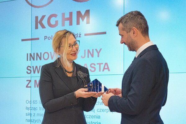 Obligacje KGHM serii D wprowadzone do obrotu na warszawskim rynku Catalyst (4)