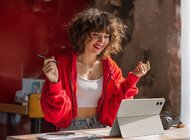 Najnowsze badania wykazują że tablety stały się dla pokolenia Z nieodzownym elementem procesu twórczego nauki oraz codziennego życia