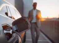 Elektromobilność wchodzi do głównego nurtu biznesu. Firmy napędzają rynek szybciej, niż rozwija się infrastruktura ładowania
