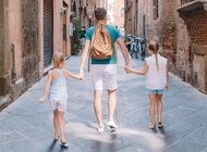 City break zamiast krawatu i skarpetek. Coraz więcej Polaków wyjeżdża na Dzień Ojca