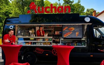 Auchan Polska rozwija sieć Food Trucków. Mobilny format obejmie cztery lokalizacje 