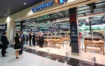 Mocne okazje na markowe produkty w Carrefour. Rabaty do 70% i promocje wielosztukowe