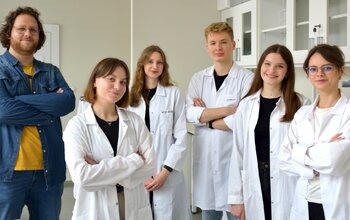 Cement, który ma wspierać odbudowę kości. Wynalazek z PG potrójnie nagrodzony na targach w Kanadzie