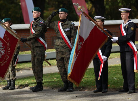 Uroczystości na Cmentarzu Ofiar Hitleryzmu, fot  D Paszlinski, www gdansk pl (2)