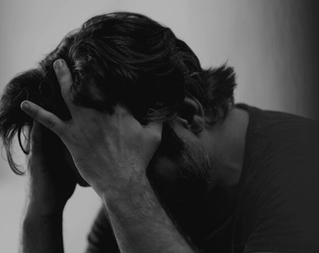 Polacy na skraju wyczerpania. Wyniki badania z okazji Światowego Dnia Zdowia Psychicznego 