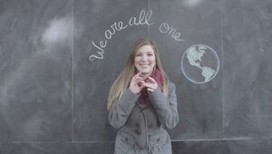 Język migowy zamiast głuchego telefonu: ERGO Hestia rozszerza dialog