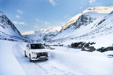 Outlander PHEV - Norway 10,000th - 2.jpg