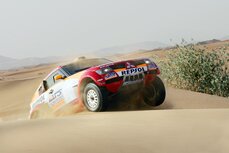 Pajero Evo Dakar 2005.jpg