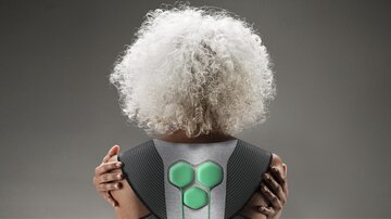 New Old, Aura Powered Suit, back view. Courtesy of Fuseproject and Aura_materiały prasowe Łódź Design