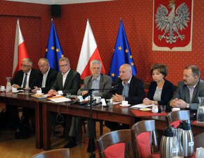 Konferencja prasowa po posiedzeniu sztabu zarządzania kryzysowego w Poznaniu z udziałem wiceministra