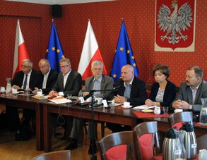 Konferencja prasowa po posiedzeniu sztabu zarządzania kryzysowego w Poznaniu z udziałem wiceministra