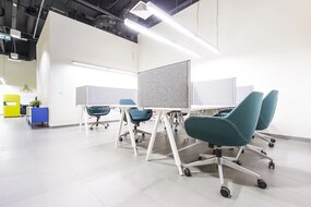 Smart Office_biurka do pracy samodzielnej