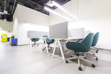 Smart Office_biurka do pracy samodzielnej