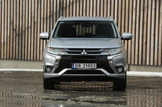 Mitsubishi_Outlander_PHEV_2017_066.JPG