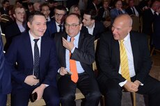 Minister Tadeusz Kościński, dyrektor generalny na Polskę i Węgry Visa Europe Jakub Kiwior, Prezes Fundacji Polska Bezgotówkowa Mieczysław Groszek.jpg