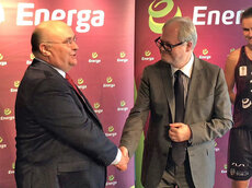 Prezes Zarządu Energa SA, Arkadiusz Siwko (z prawej) i Prezes Energi Toruń, Maciej Krystek.jpg