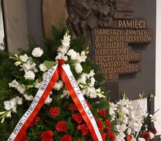 tablica upamiętniająca pocztę polową Powstania Warszawskiego_ ul. Świętokrzyska 31_33..jpg
