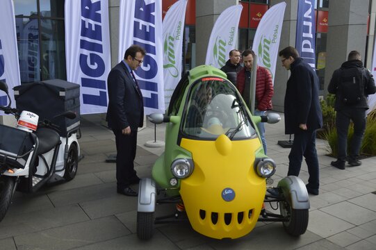 Testy pojazdów elektrycznych dla listonoszy _ Poczta Polska (3) 