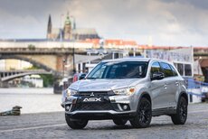 Mitsubishi_ASX_Black_Edition_01.jpg