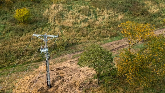 Drony i śmigłowce pomagają energetykom Enei Operator (2).jpg