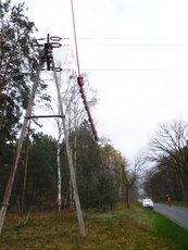 Drony i śmigłowce pomagają energetykom Enei Operator (3).JPG