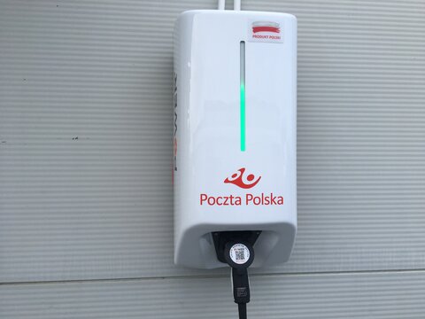 Poznań _ testy pojazdów elektrycznych w Poczcie Polskiej  