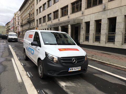 Poznań _ testy pojazdów elektrycznych w Poczcie Polskiej   