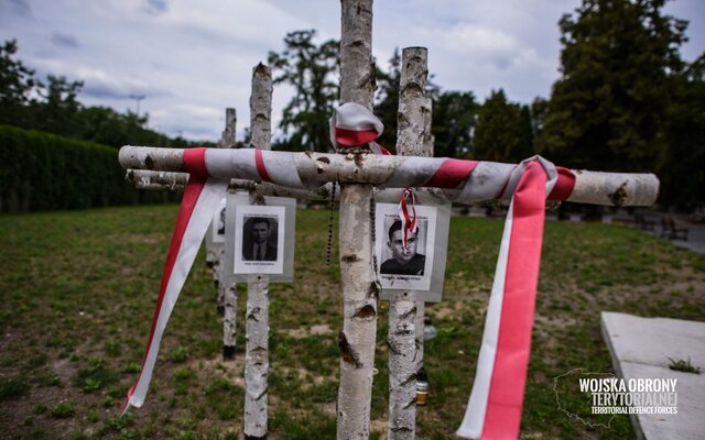 To wyraz naszego hołdu dla pomordowanych bohaterów