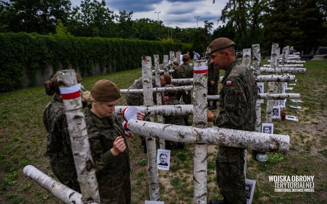 To wyraz naszego hołdu dla pomordowanych bohaterów