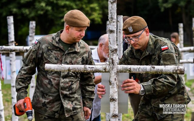 To wyraz naszego hołdu dla pomordowanych bohaterów