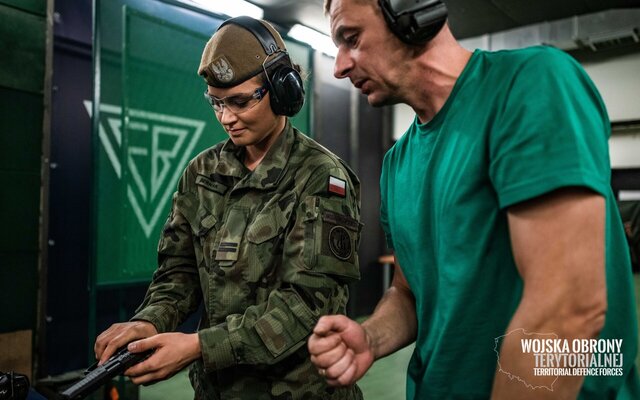 szkolenie żołnierzy WOT z obsługi i eksploatacji pistoletów VIS100