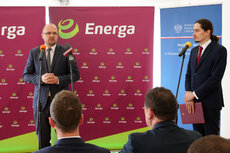 Piotr Meler, Prezes Energi OZE, przemawia na Farmie Wiatrowej Przykona.jpg