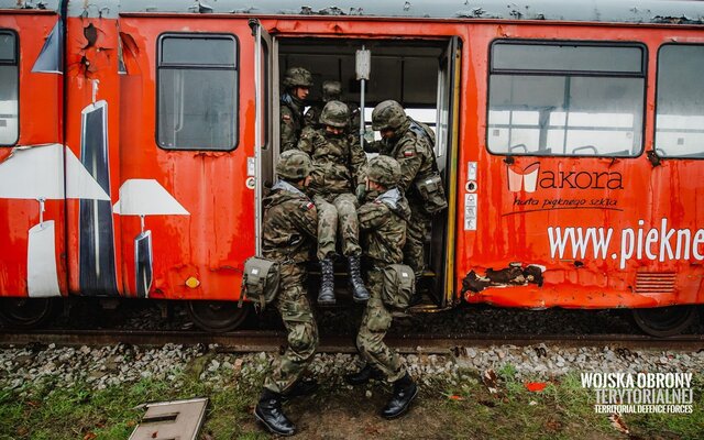 Żołnierze WOT szkolili się pod okiem strażaków