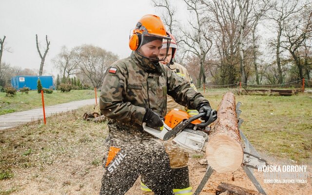 Żołnierze WOT szkolili się pod okiem strażaków