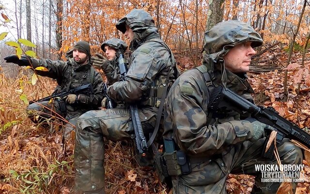 Żołnierze WOT podczas ćwiczenia Ridge Runner