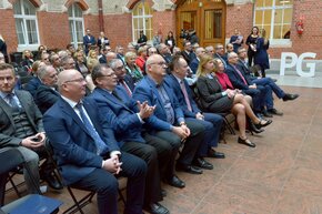 Na zdj. w pierwszym rzędzie od lewej: prof. Krzysztof Wilde, rektor PG, prof. Marek Dzida, prorektor ds. kształcenia i dydaktyki, prof. Dariusz Mikielewicz, prorektor ds. organizacji i rozwoju, prof. Sławomir Milewski, prorektor ds. nauki